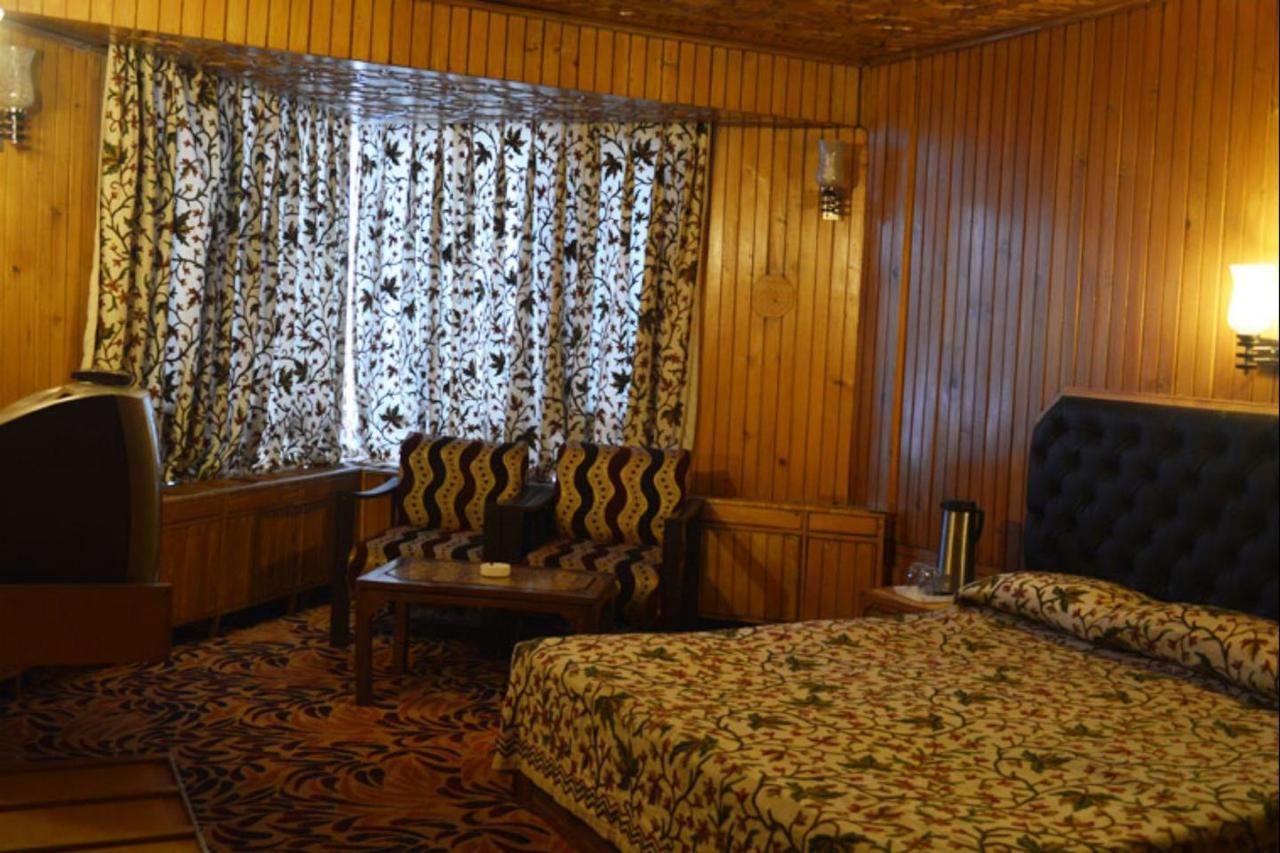 Hotel Hilltop Gulmarg JAMMU AND KASHMIR Bagian luar foto