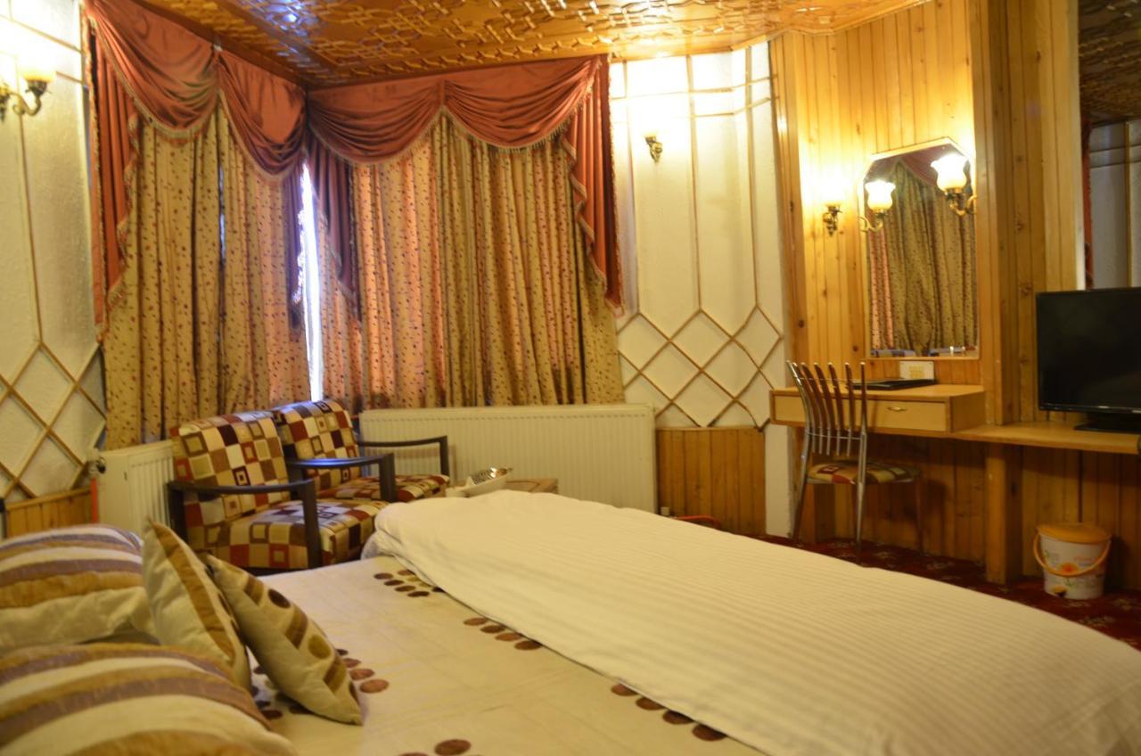 Hotel Hilltop Gulmarg JAMMU AND KASHMIR Bagian luar foto